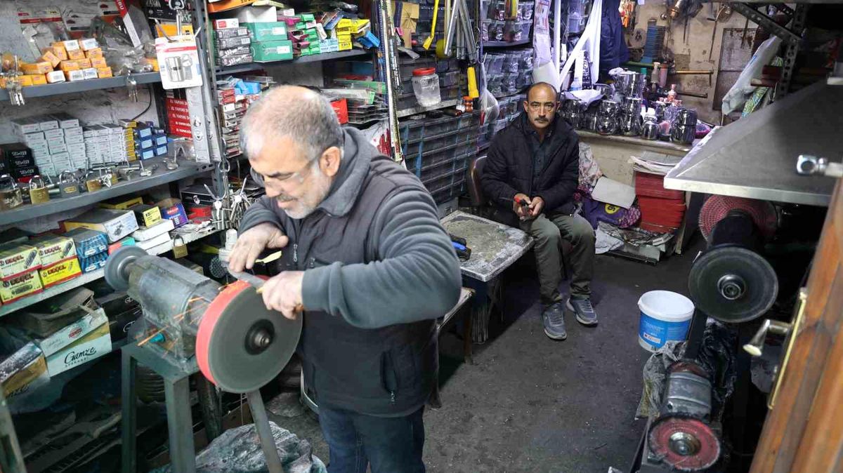 Kırşehir\'de Bıçak Bileme Yoğunluğu