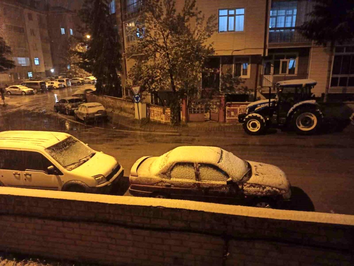 Seydişehir\'de Mayıs\'ta Kar Yağışı