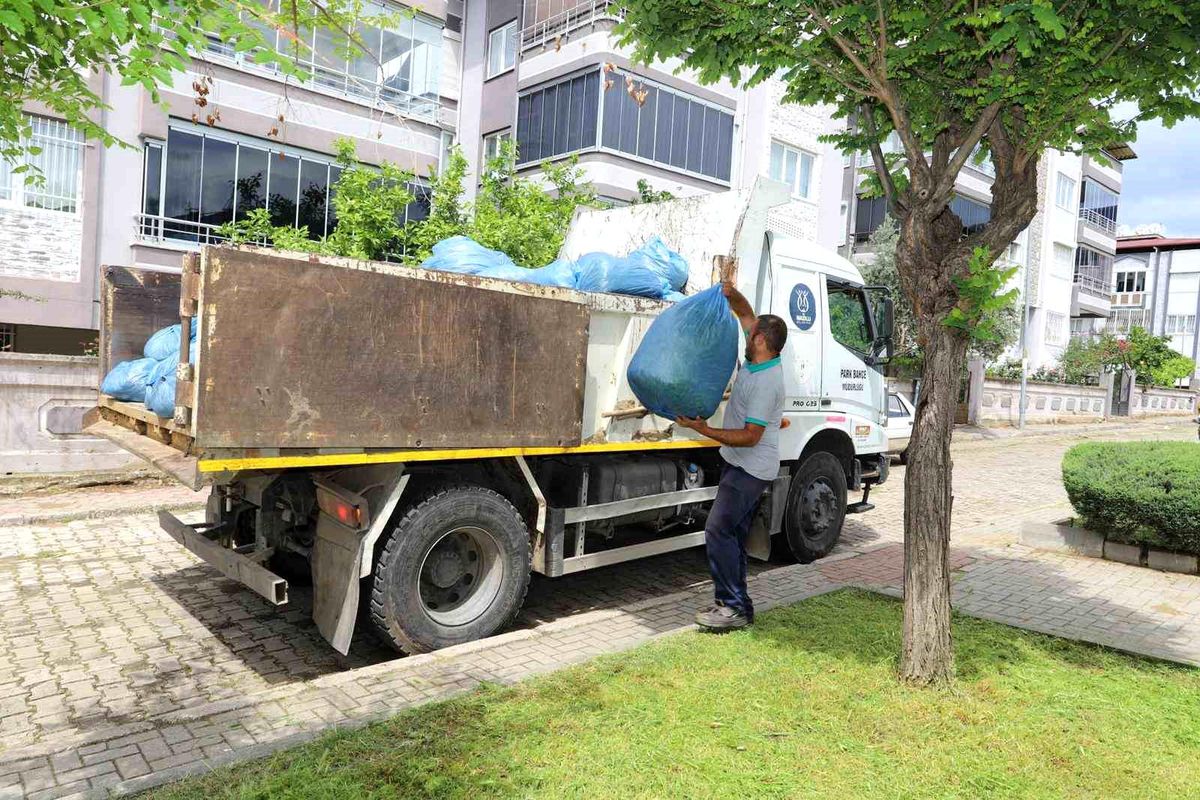 Nazilli Belediyesi\'nden eş zamanlı hizmet atağı