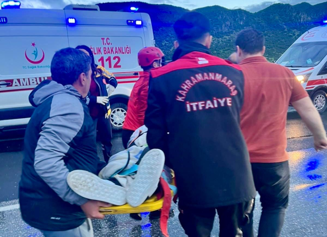 Otoyolda zincirleme kaza: 13 araç karıştı, 10 yaralı
