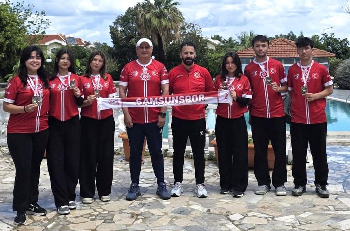 Samsunspor Çim Topu Takımı\'nın Başarısı