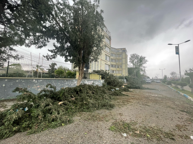 Şanlıurfa'nın Birecik ve Viranşehir ilçelerinde eğitime 4 gün ara