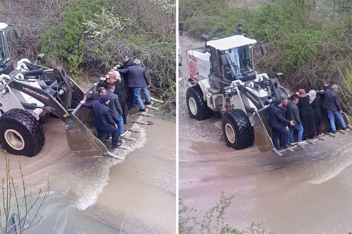 Sel yolları kapattı, cenaze yakınları kepçe ile taşındı