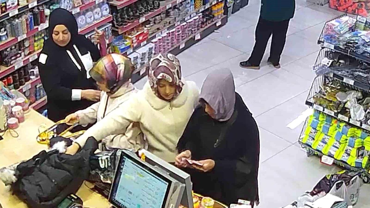 Hırsız Teyze Alışverişte Yakalandı