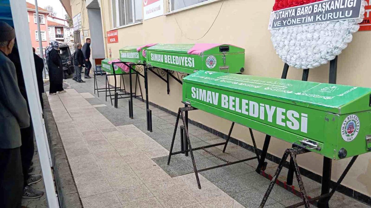 Trajik Kazada Hayatını Kaybeden Aile Uğurlandı