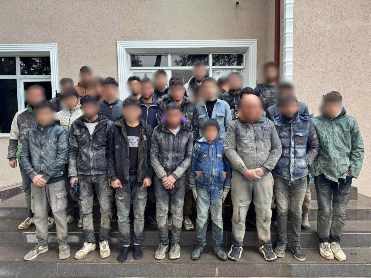 Yayladağı’nda jandarmadan nokta operasyon: 37 göçmen yakalandı