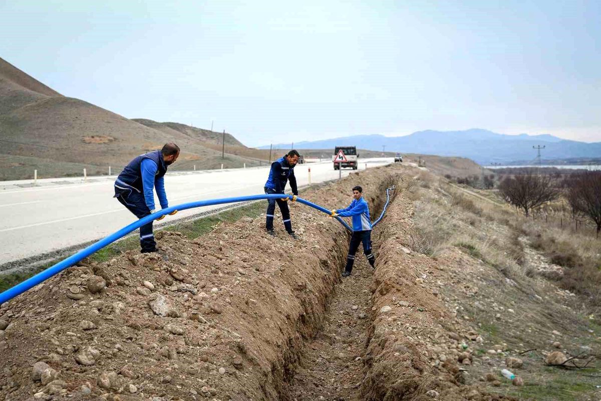 Yazıhan Boyaca ve Cendere\'ye 2 bin 700 metre içme suyu hattı
