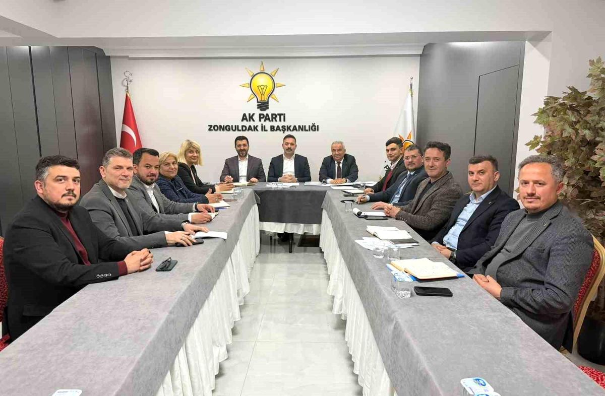 AK Parti Zonguldak\'ta Değerlendirme Toplantısı