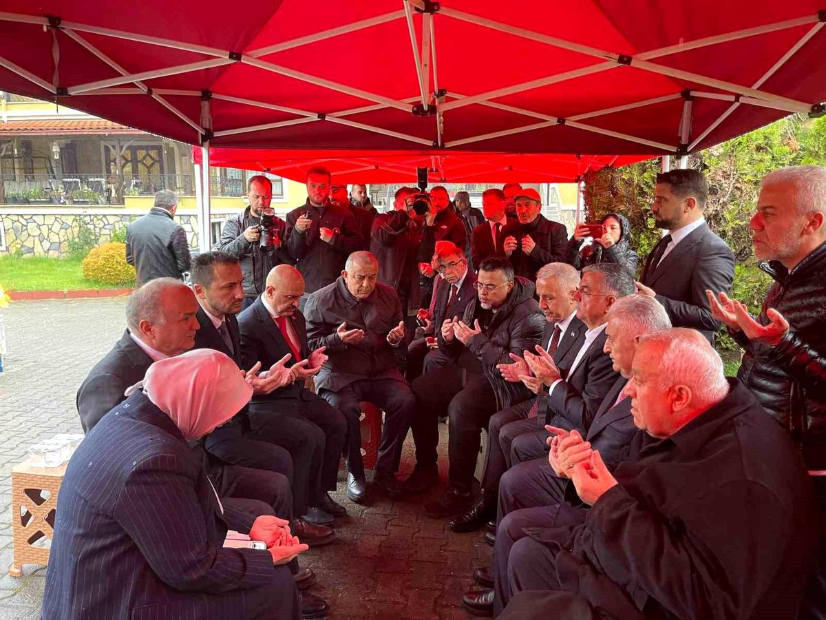 Binali Yıldırım Durmazoğlu ailesine taziyede bulundu