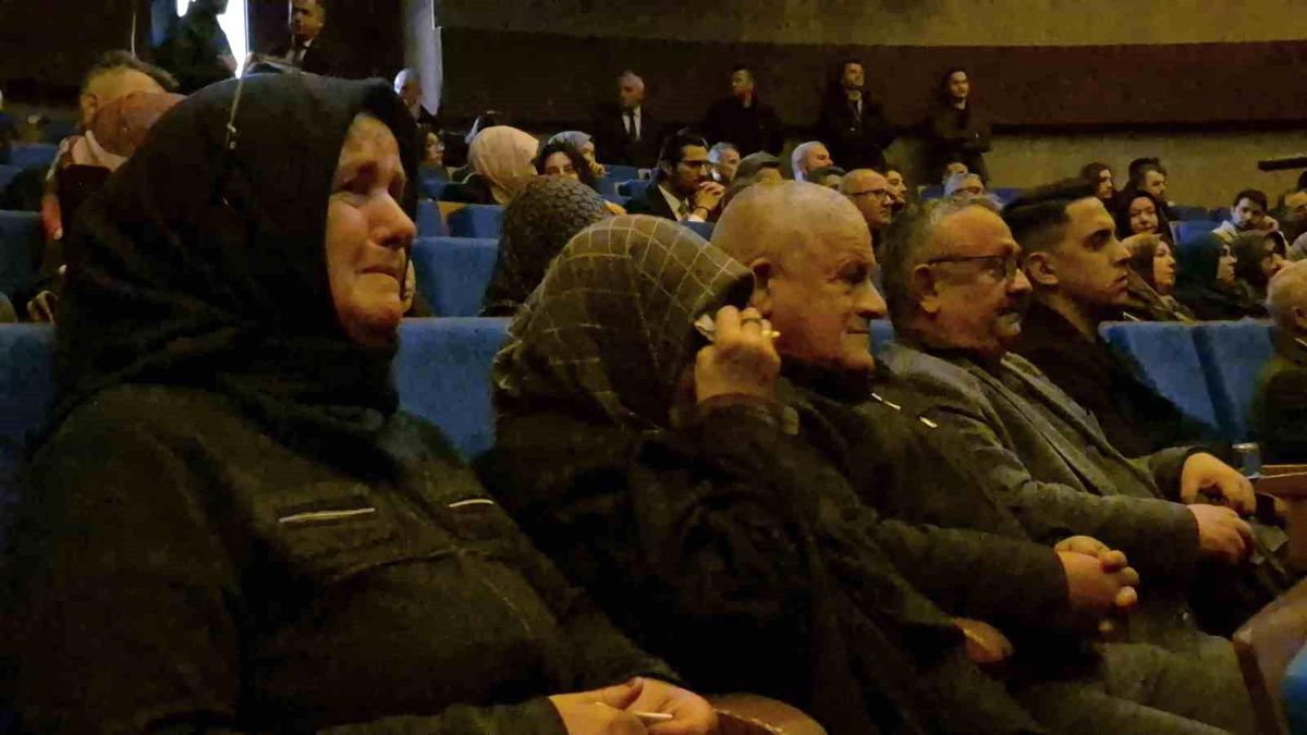Düzce\'de "Bedel" adlı belgeselin gösterimi yapıldı: Gözyaşları sel oldu
