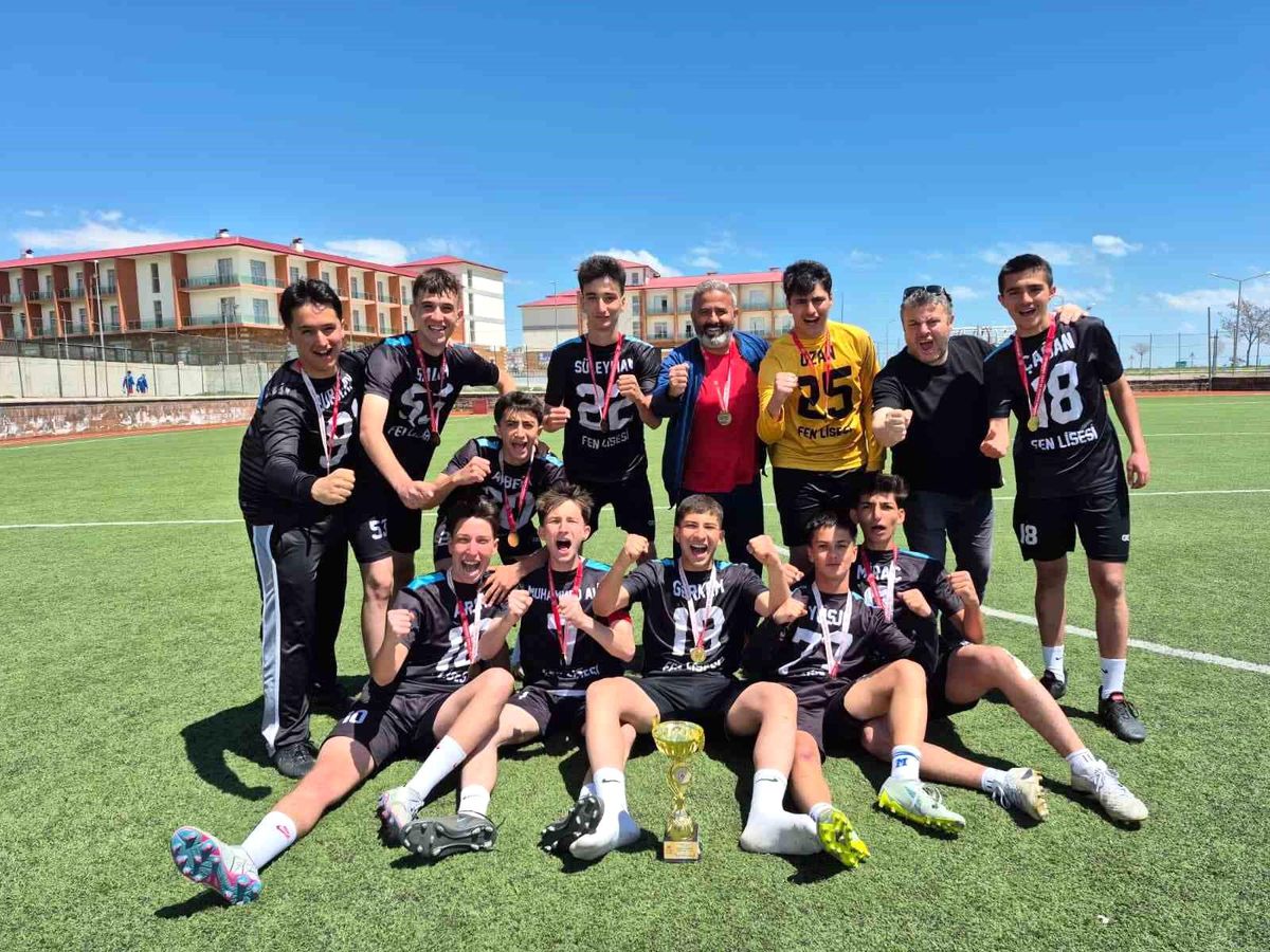 Erzincan Fen Lisesi Futbol Turnuvası\'nda Şampiyon