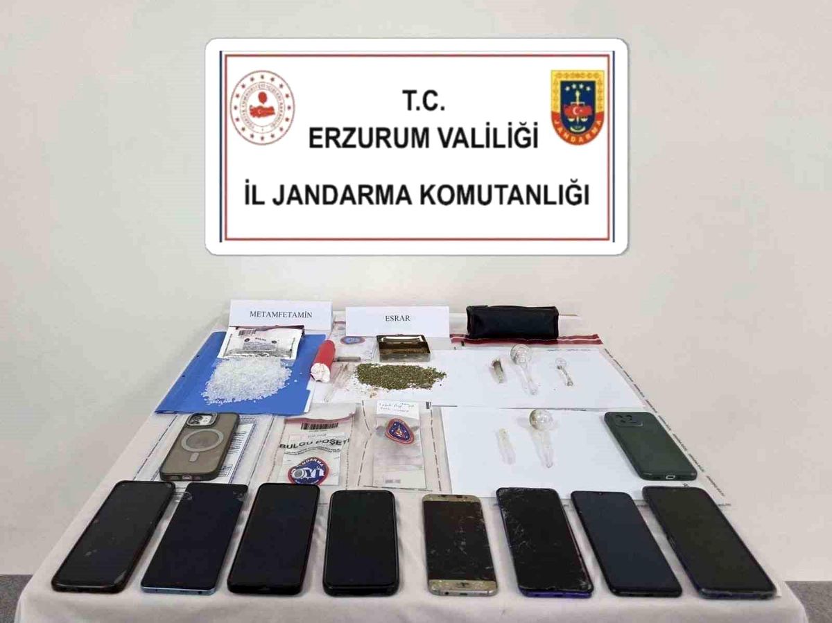 Erzurum\'da Uyuşturucu Operasyonu: 8 Gözaltı