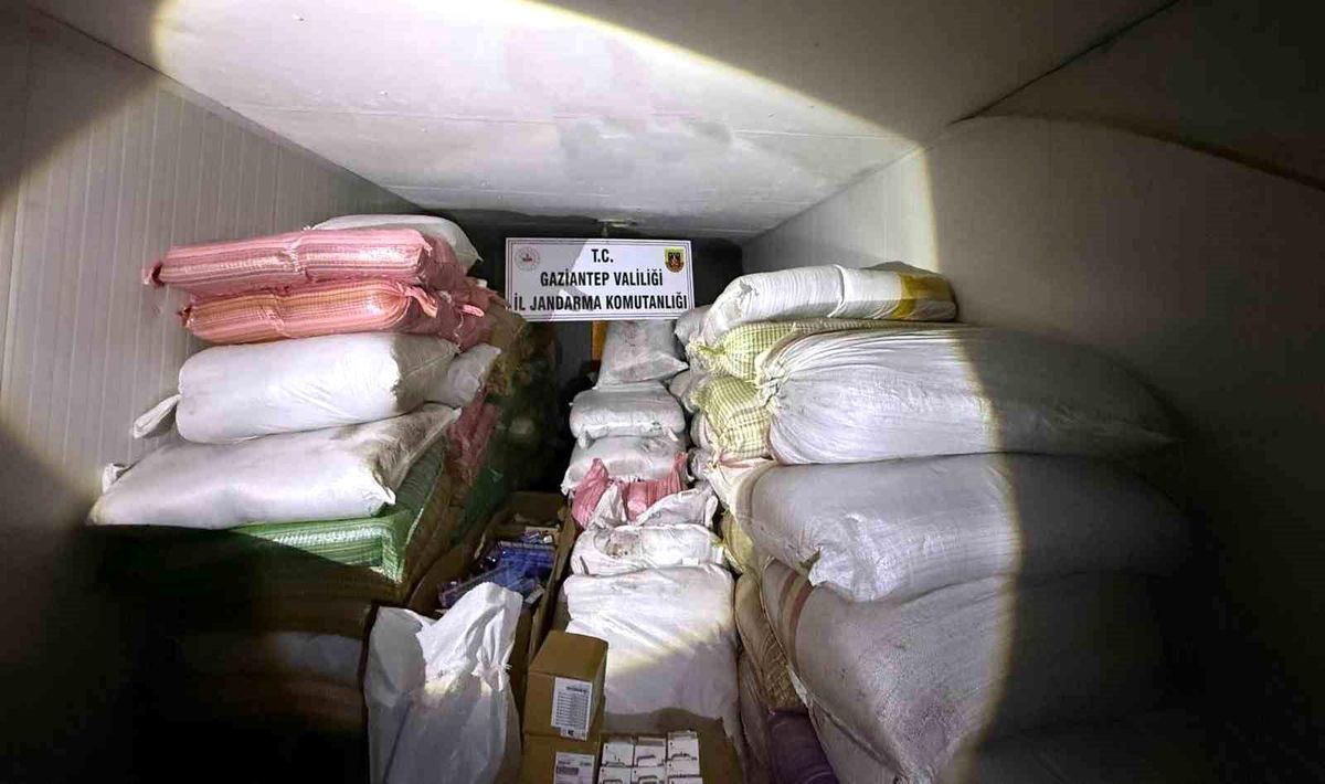 Gaziantep\'te 6.8 Milyon TL\'lik Kaçak Eşya Ele Geçirildi
