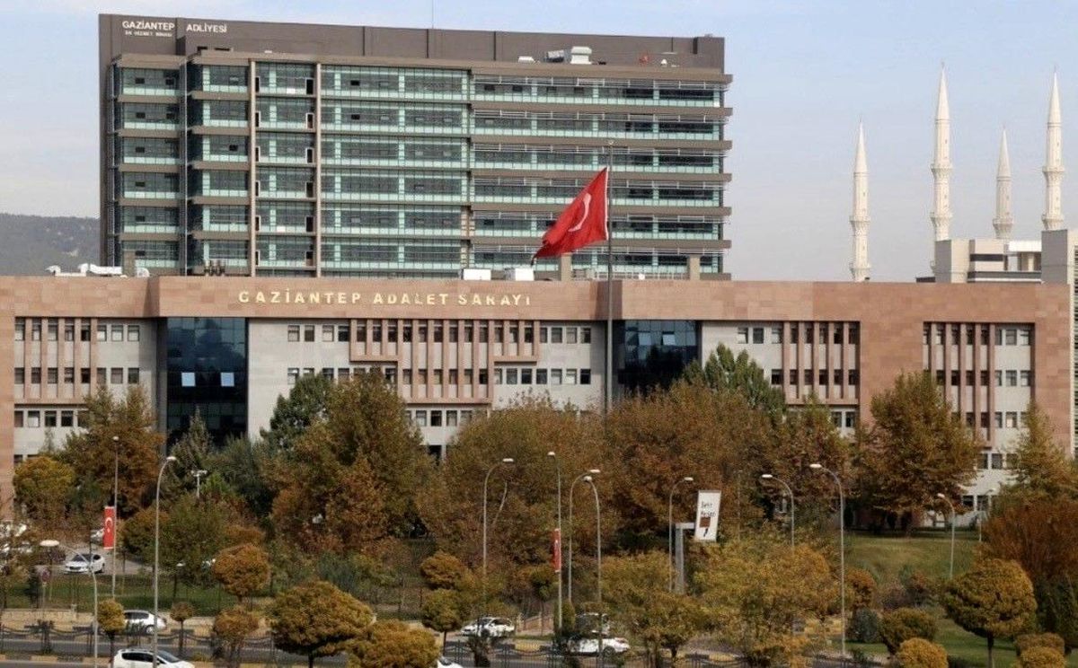 Gaziantep\'te 8 yıl önce aracın içinde öldürülen 2 gencin davası sil baştan