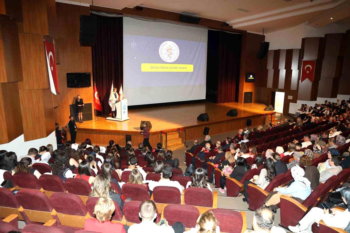 ULUDAĞ ÜNİVERSİTESİ\'nde Beyaz Önlük Sevinci
