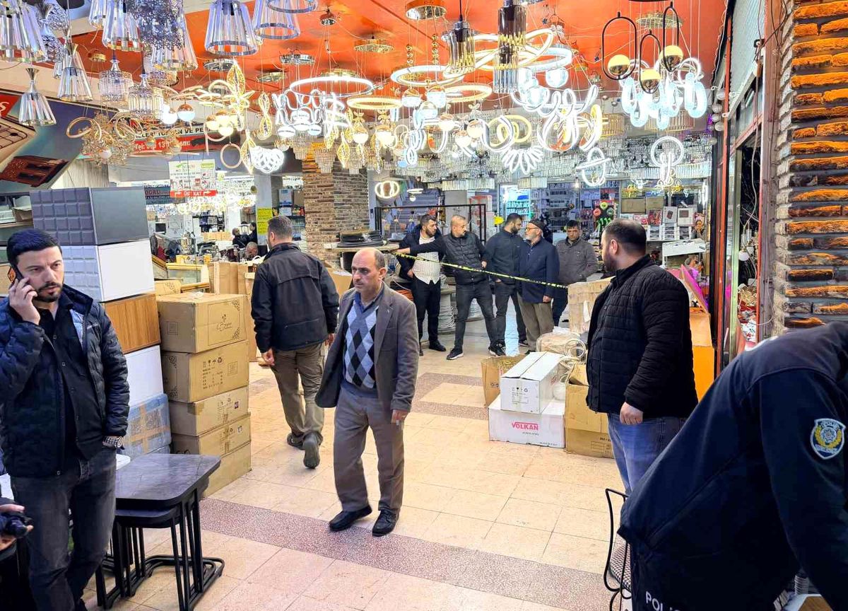 Adana\'da Silahlı Saldırı: Bir Kişi Ağır Yaralandı
