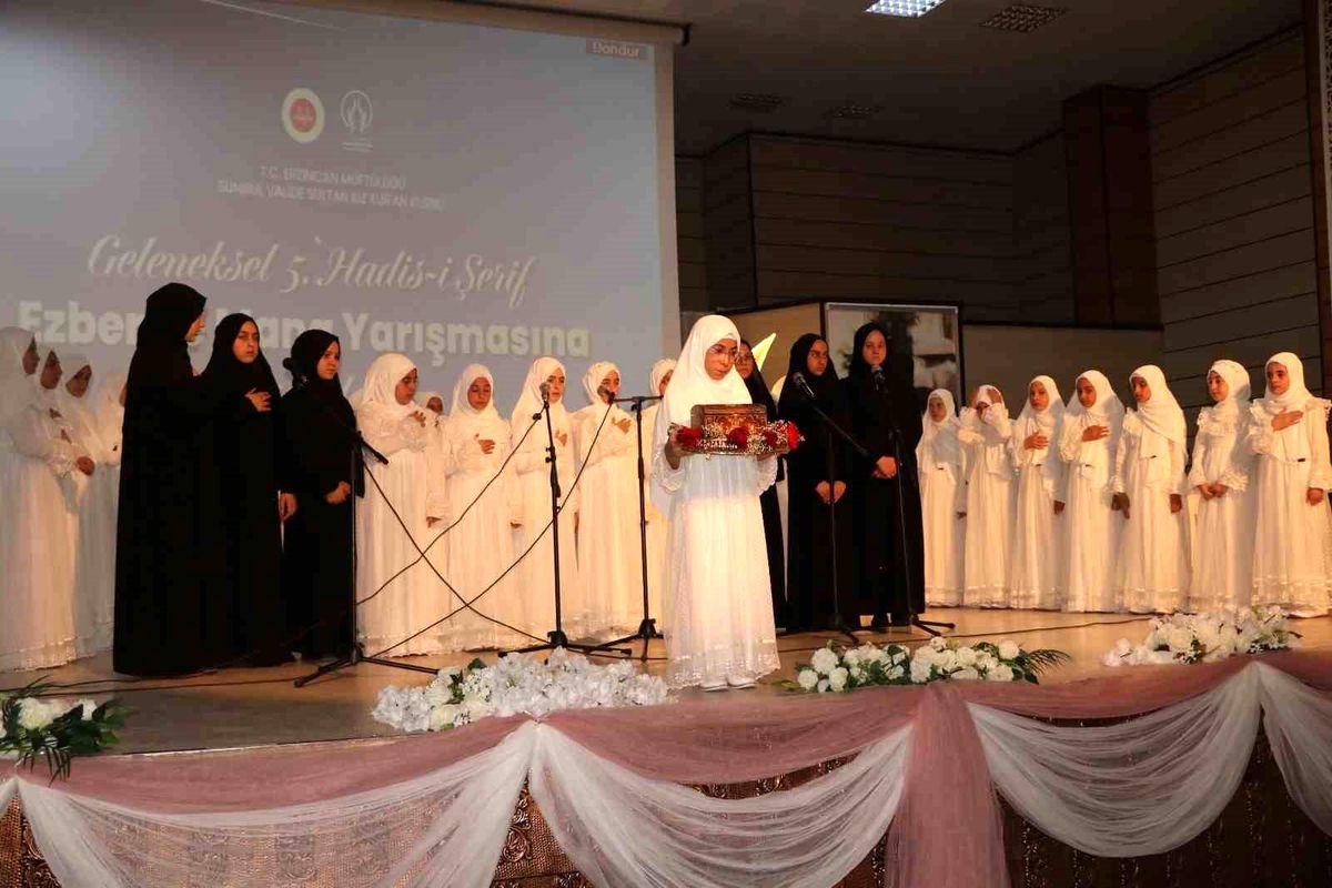 Erzincan\'da Hadis Yarışması Düzenlendi
