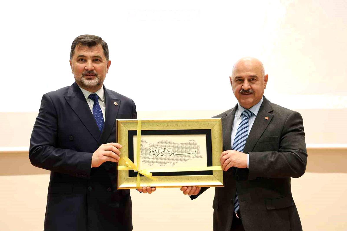 Düzce\'de Kariyer Konferansı