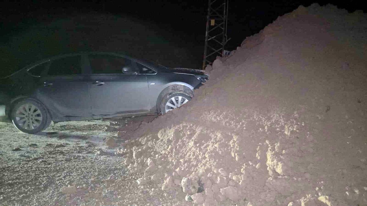 Hatay\'da Toprak Yığını Kazaya Neden Oldu