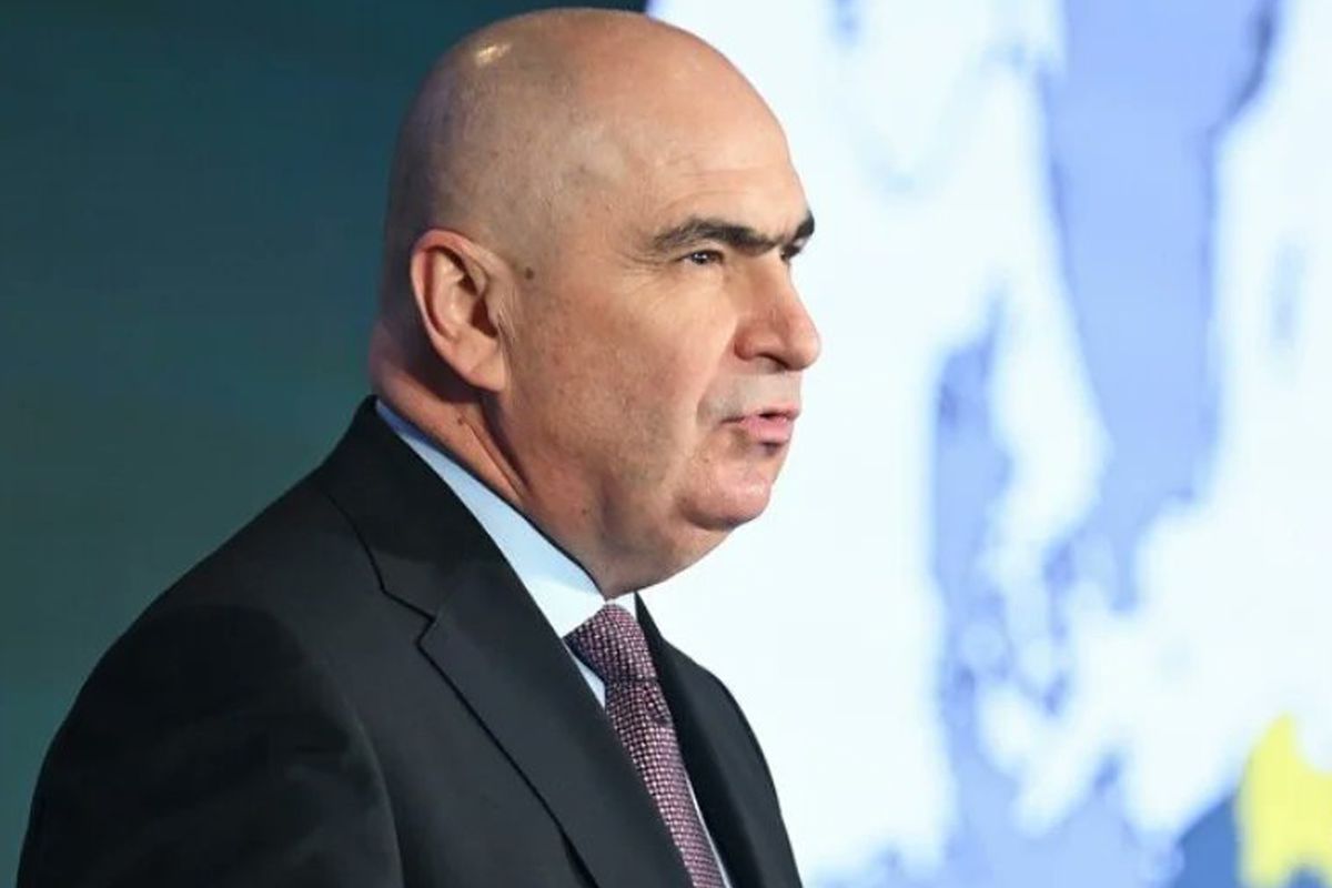 Romanya\'da güven oyu alamayan hükümet düştü! Başbakan görevden alındı