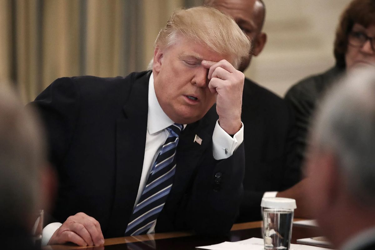 Trump\'a anket şoku! Popülaritesi tarihindeki en dip seviyeye indi