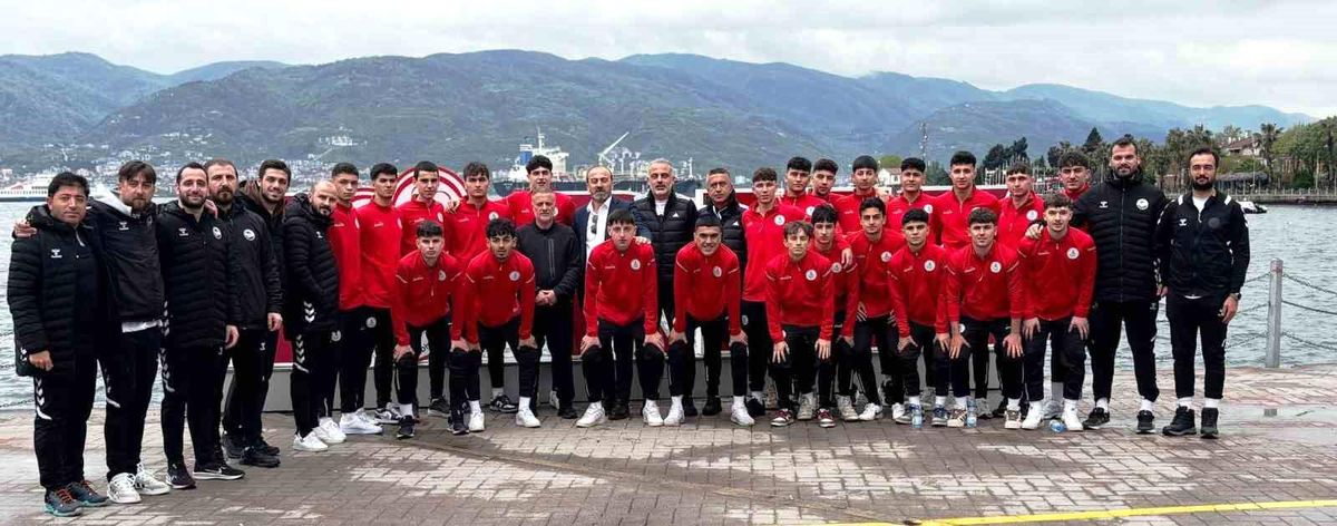 U18 Türkiye Futbol Şampiyonası\'nda Körfez Gençlerbirliği sahaya çıkıyor