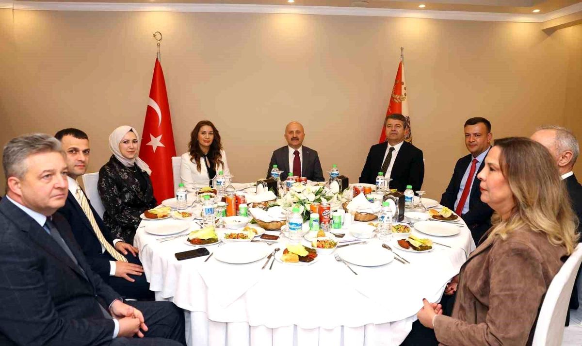 Vali Varol\'a veda programı düzenlendi