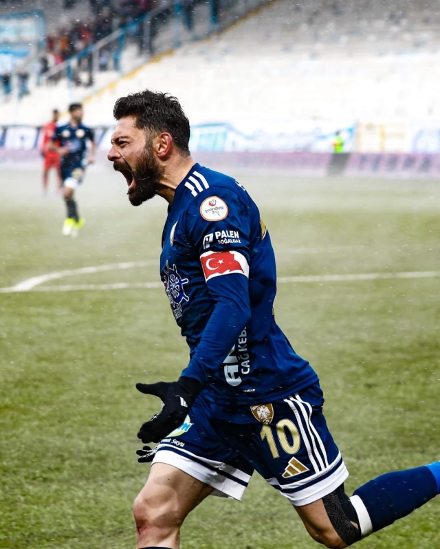 35 yaşındaki Eren Tozlu, kariyer sezonunu yaşadı