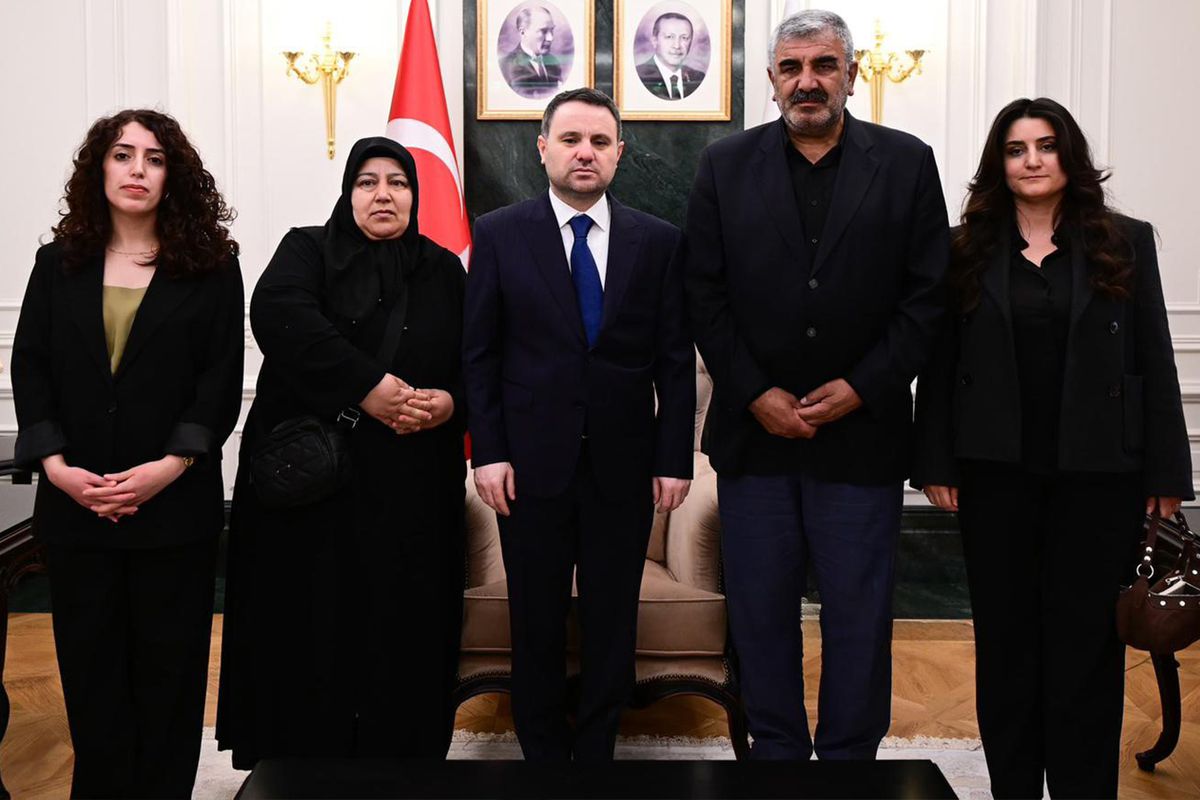 Adalet Bakanı Gürlek, Rojin Kabaiş\'in ailesi ile görüştü