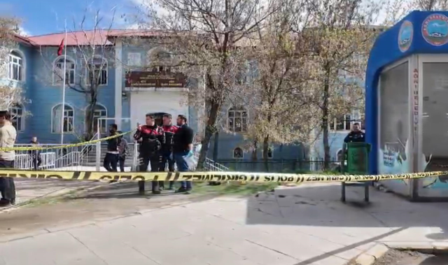 Adliyeye boşanma başvurusu yapmaya gelen eniştesini vurdu