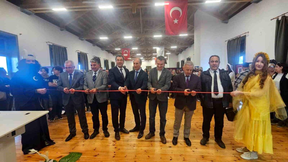 Ayvalık\'ta Türk Mitolojisi Sergisi Açıldı