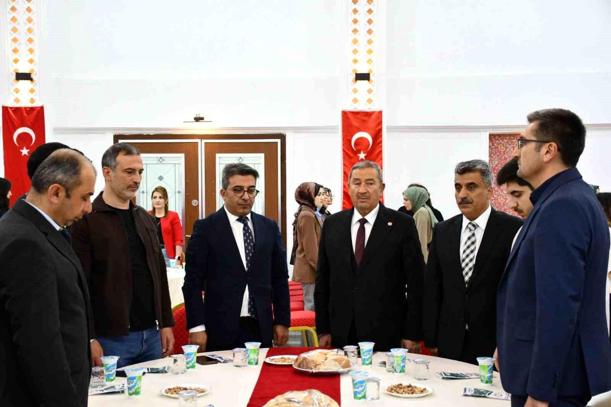 Başkan Bozkurt, \'Sağlıkçılar Haftası\' programına katıldı