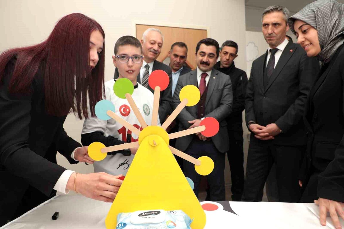 Bayburt\'ta Bilim Fuarı Açıldı