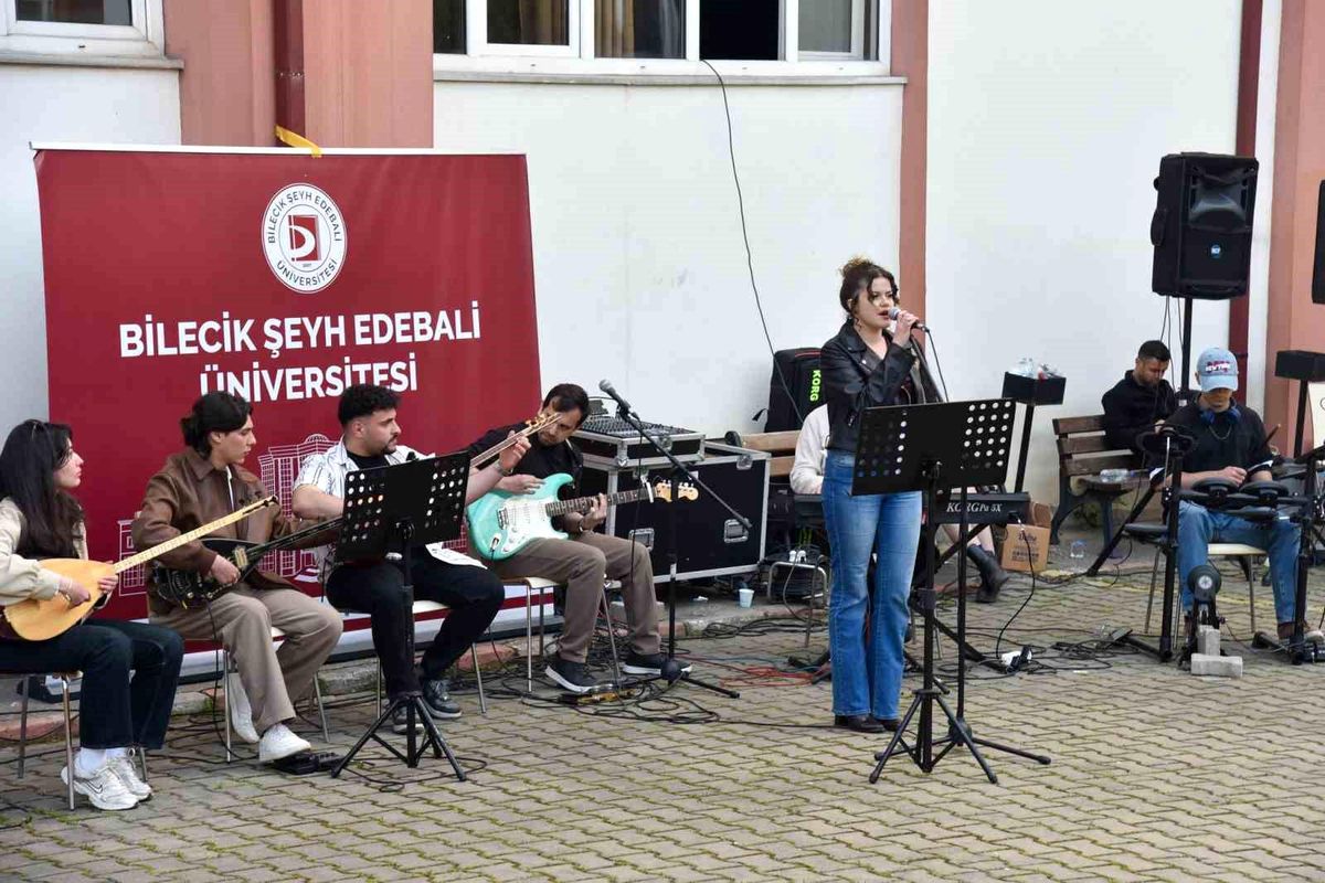 Osmaneli Kampüsü\'nde Coşkulu Konser