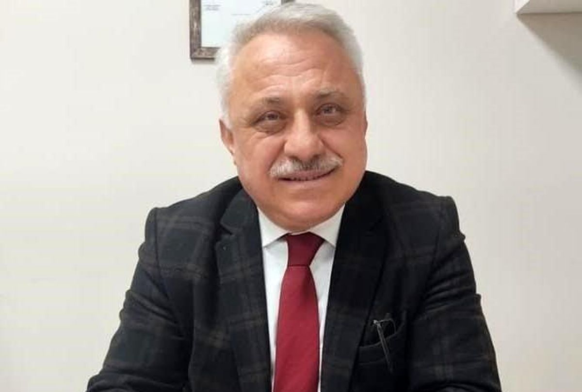 Bursa siyasetinin tanınan ismi eczacı Ayhan Özbek hayatını kaybetti