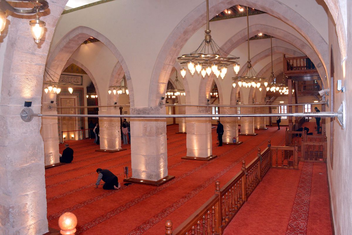 Depremde hasar alan Kahramanmaraş\'taki tarihi Ulu Camii, törenle açıldı
