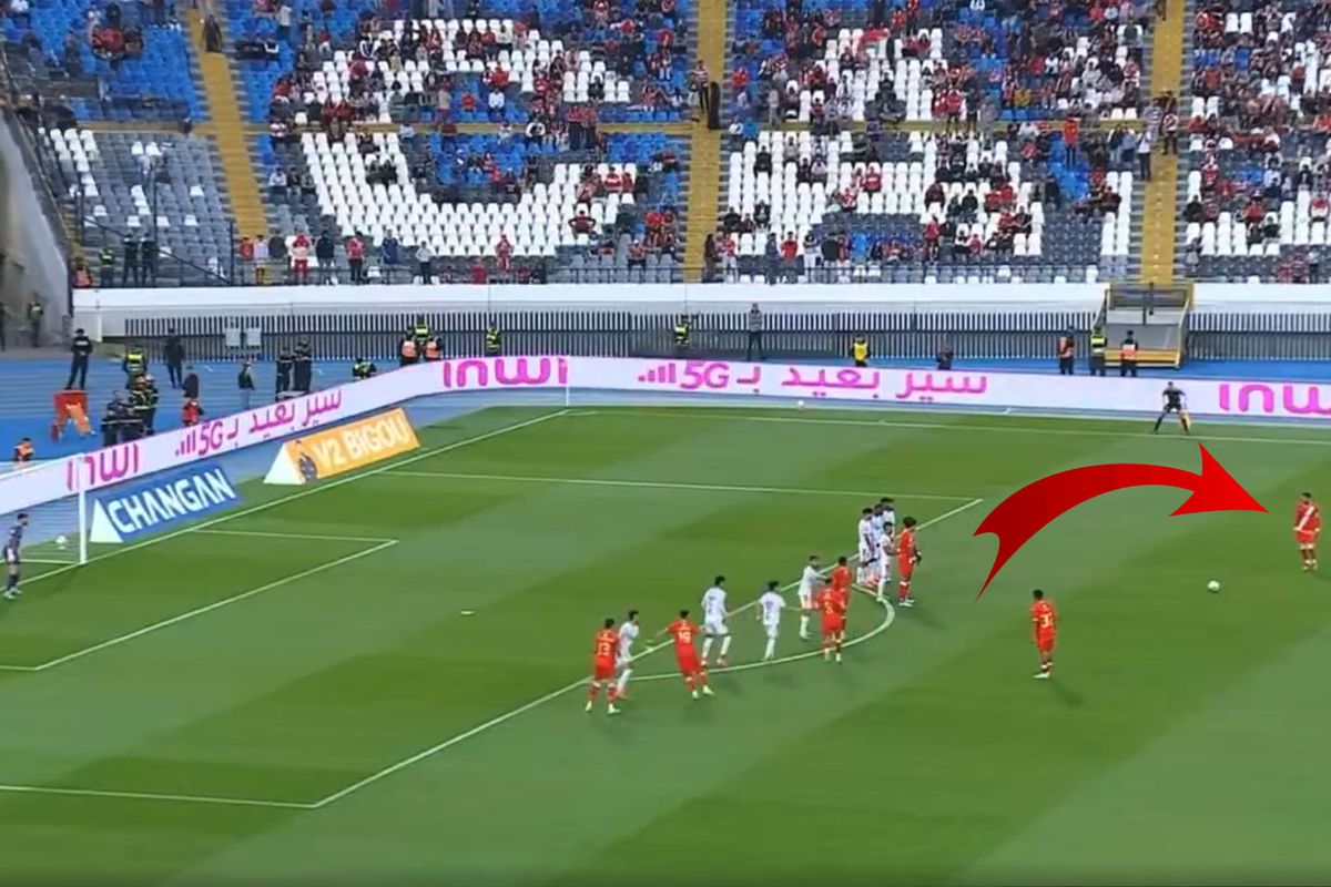Galatasaray\'ın eski yıldızından enfes bir frikik golü