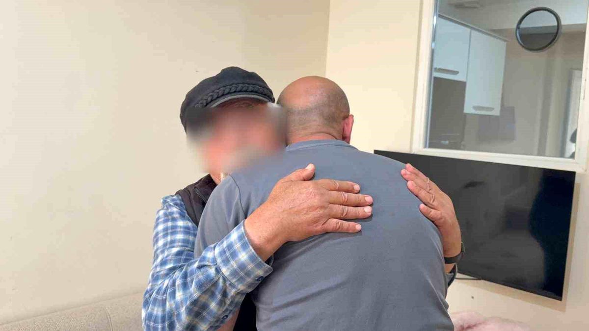 İBAN\'ları arkadaşıyla paylaştı, 71 yaşındaki babasıyla aynı koğuşta hapis yattı