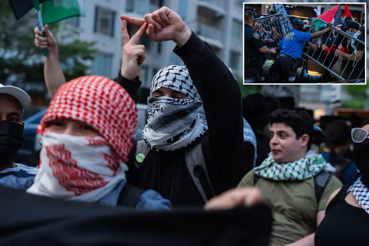 İsrail karşıtı kalabalık grup ABD\'deki tarihi sinagoga saldırdı