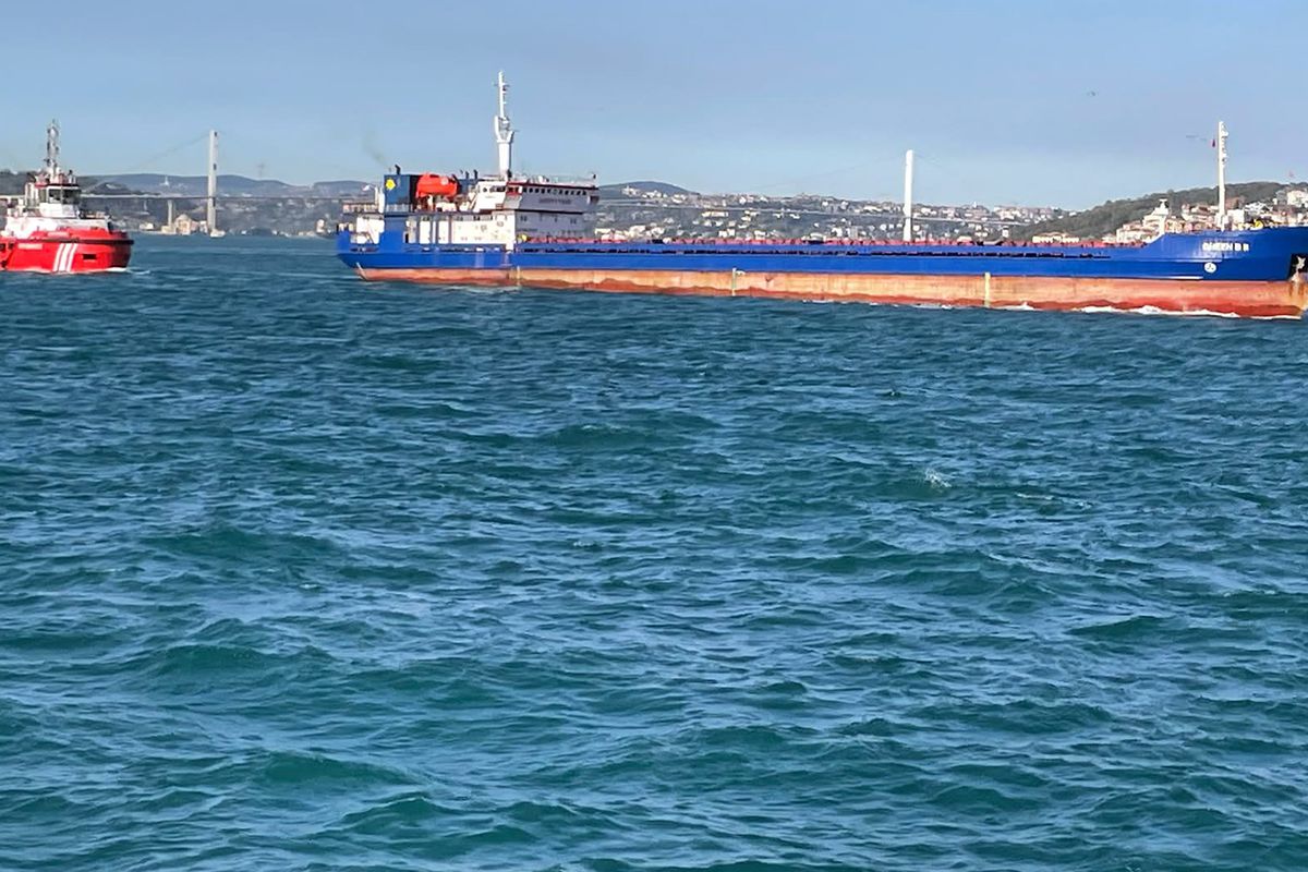 İstanbul Boğazı\'nda gemi arızası! Trafik askıya alındı