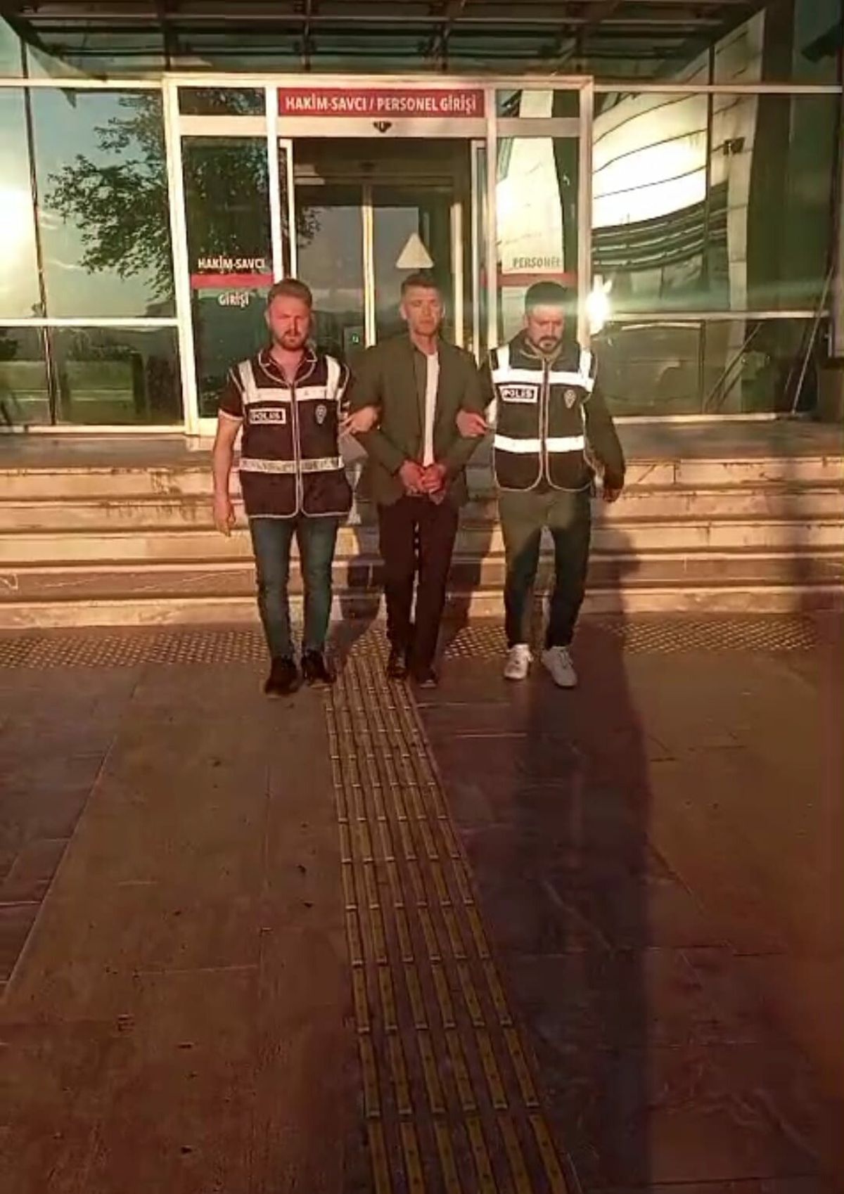 21 yıldır aranan cinayet hükümlüsü İzmir’de yakalandı