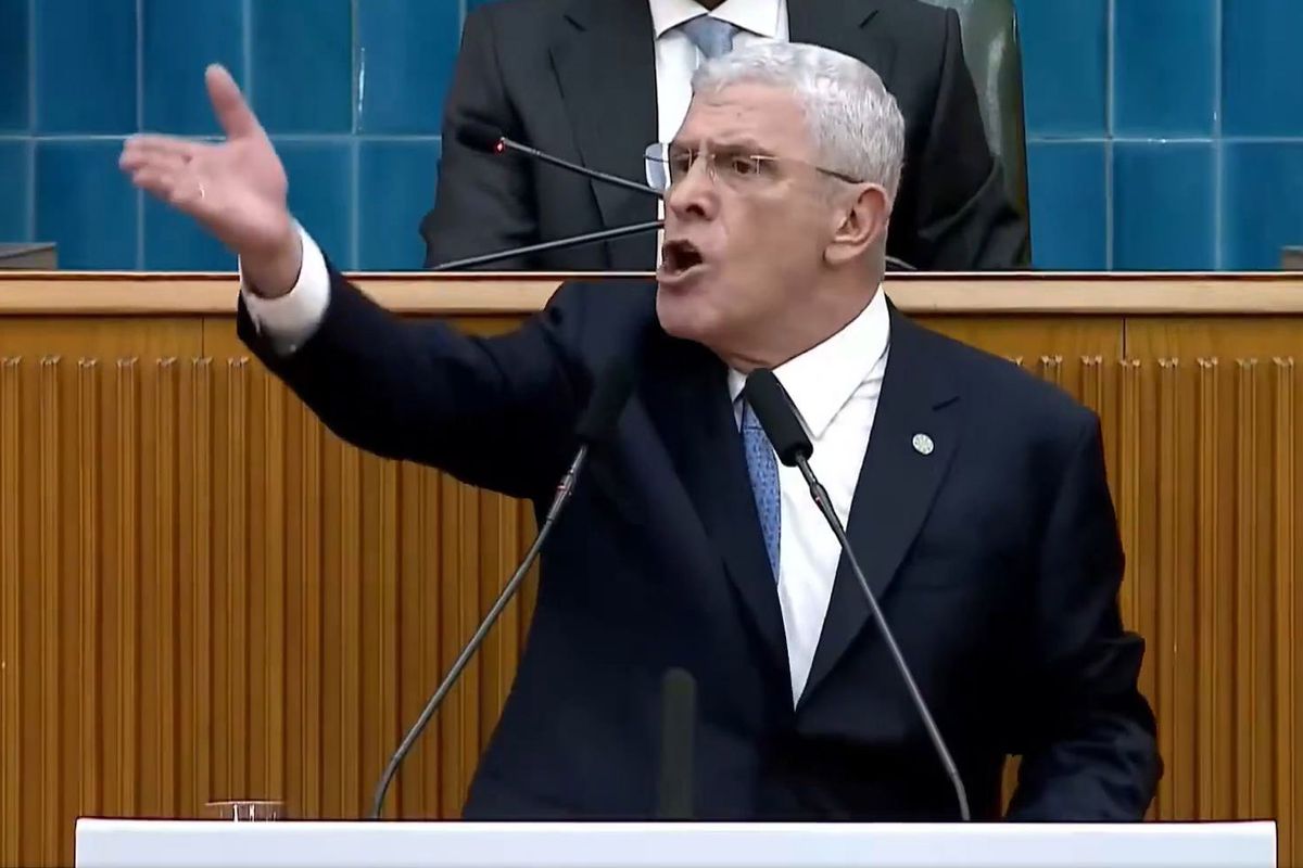 Müsavat Dervişoğlu\'ndan parti grubunu ayağa kaldıran Öcalan sözleri