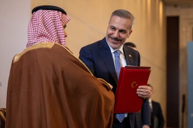 Türkiye ve Suudi Arabistan arasında vize muafiyeti anlaşması imzalandı