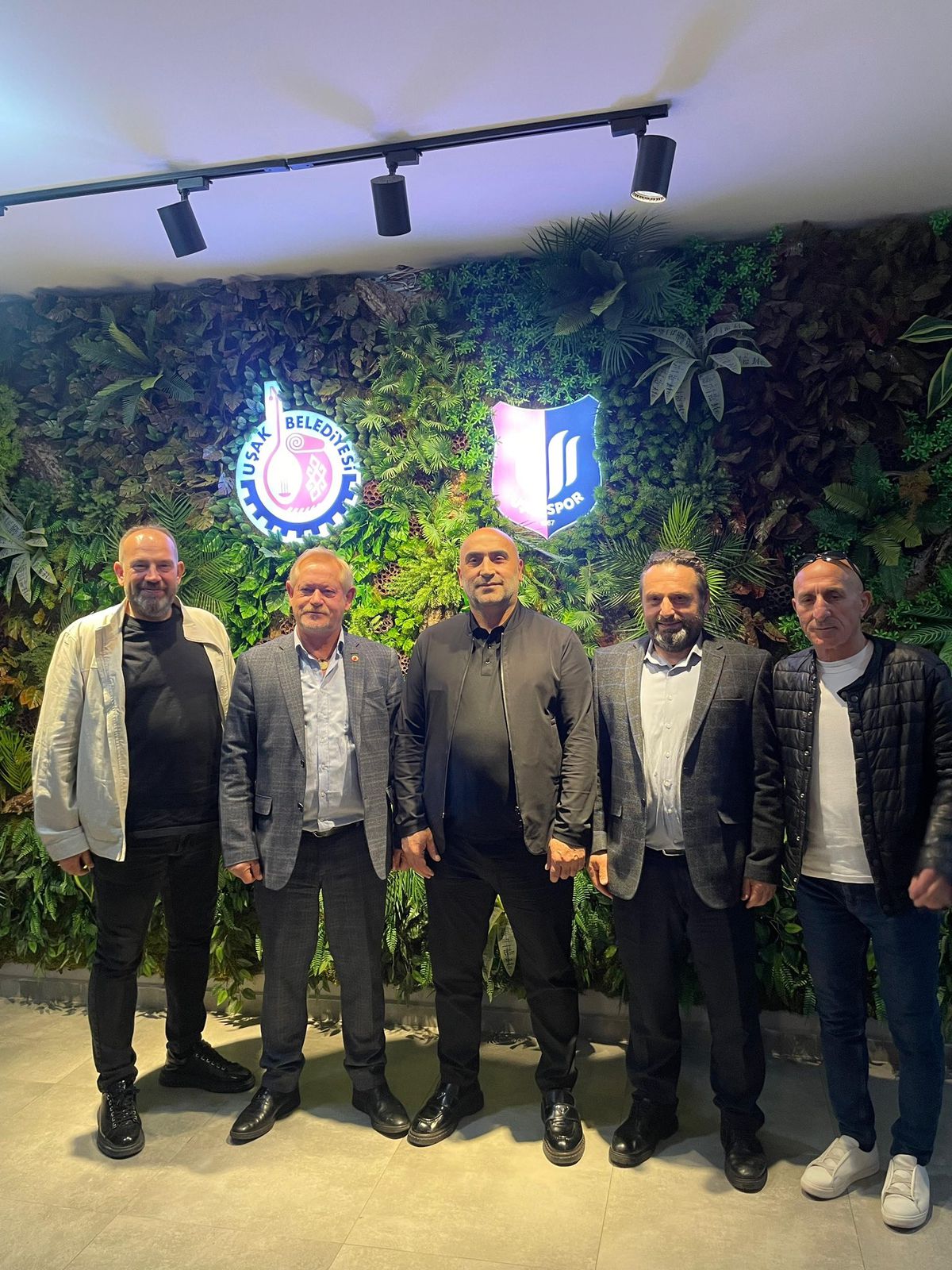 Uşakspor\'un Sahibi Ahmet Çoruhlu Oldu