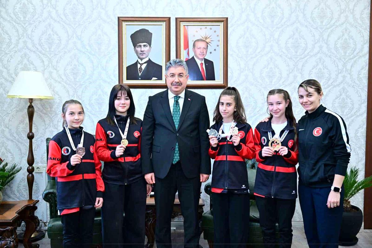 Eskişehir\'de Taekwondo Başarıları Kutlandı