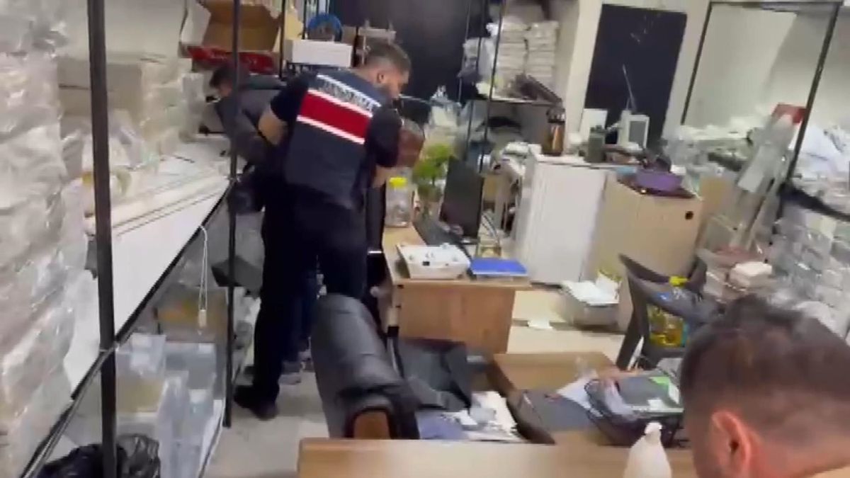 İstanbul piyasasına sürülecekti! 28.5 milyon TL değerinde sahte altın ele geçirildi