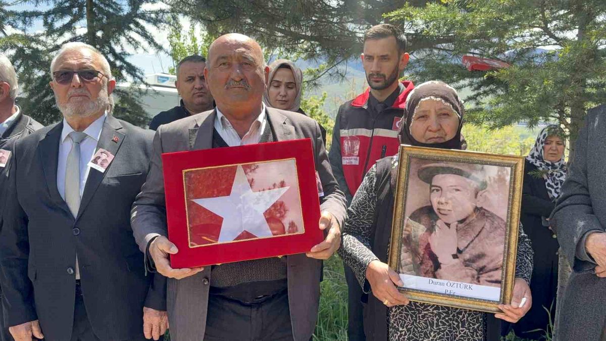 61 yıllık mezar taşı, şehidiyle birlikte Tokat\'a geldi