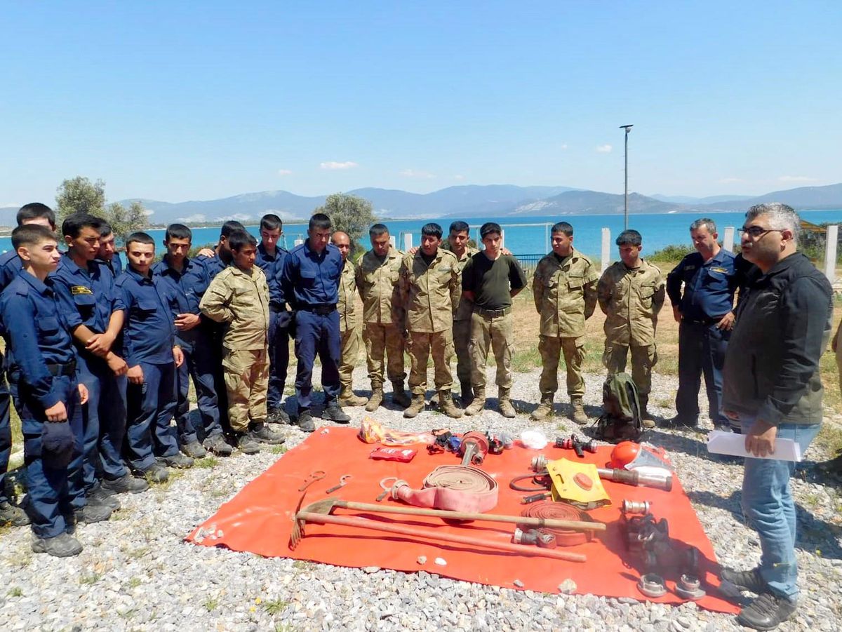 Didim\'de Askeri Personele Yangın Eğitimi