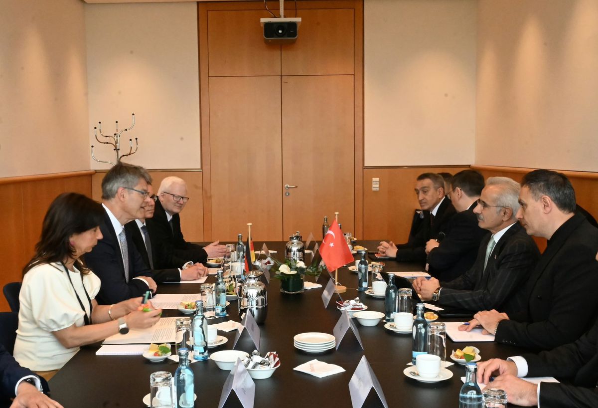 Uraloğlu, Almanya\'da Görüşme Gerçekleştirdi
