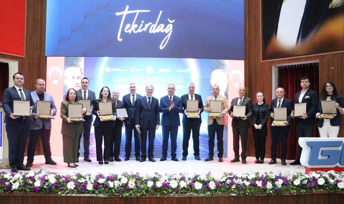 Genç İşsizliğe Çözüm İçin Kariyer Fuarı